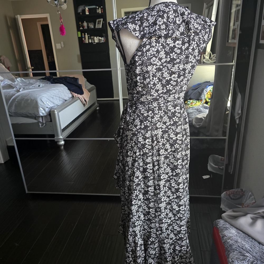 Max Studio Black and White Asymmetrical Dress - Picture 3 of 5